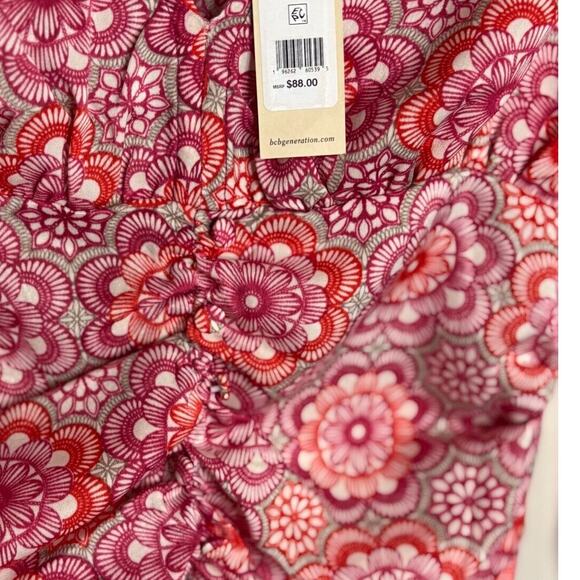 BCBGeneration Long Sleeve Top Fitted V Neck Cropped Blouse NEW M - Picture 6 of 8